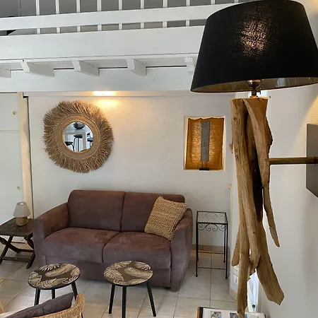 Hotel Logis De La Brumanderie Fontcouverte (Charente-Maritime)